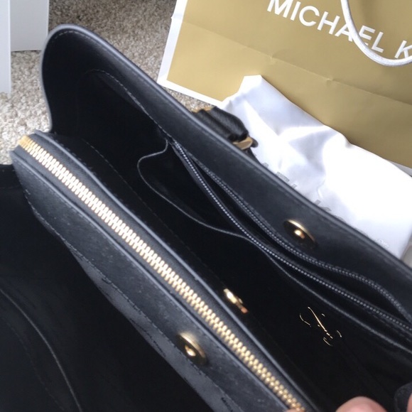 Michael Kors satchel - Picture 3 of 6